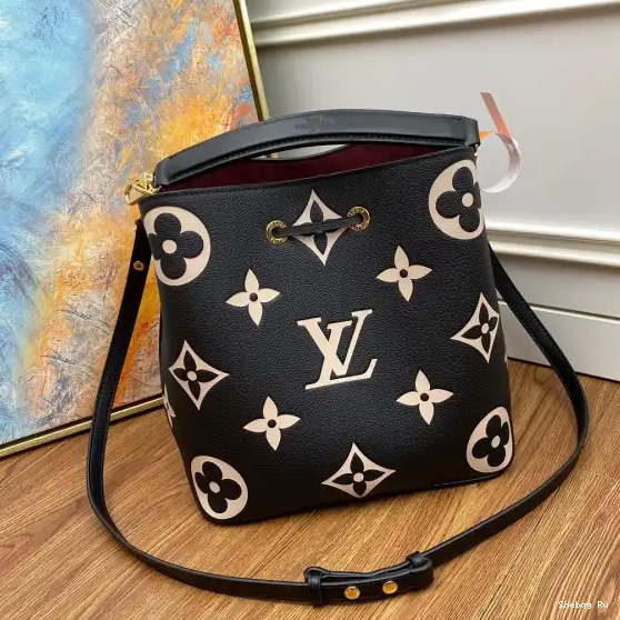 NÉONOÉ VUITTON LOUIS 0626